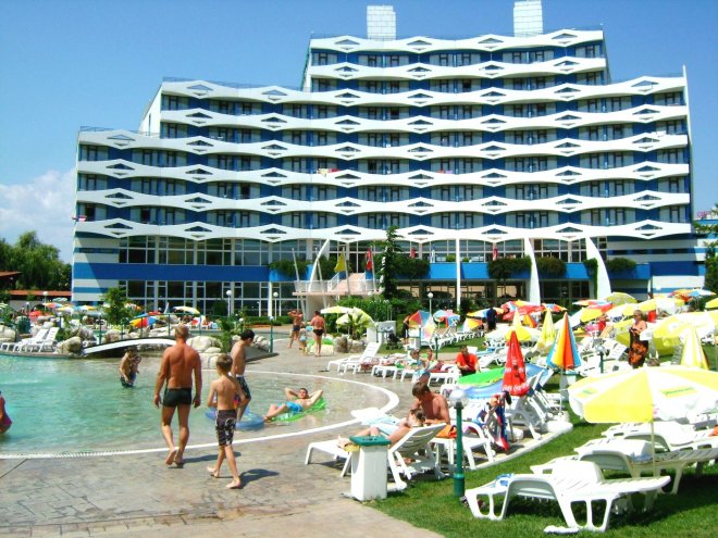 Хотелиерите на нож срещу такса „достъп“ до ток