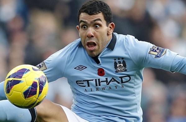 Сити бави договорите на три от звездите си