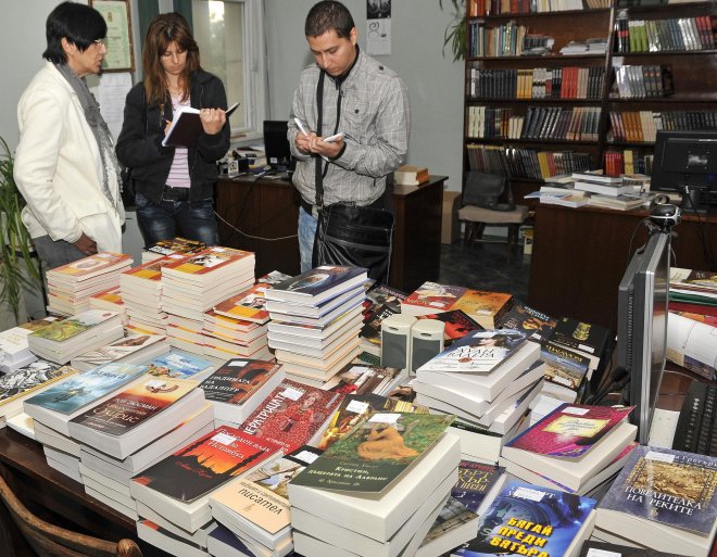 Българинът пак става фен на книгата