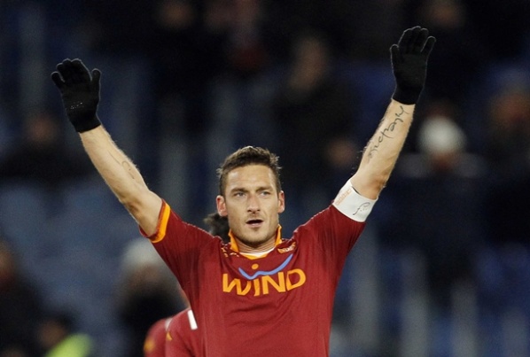 Реферите не успяха да спрат устрема на Рома