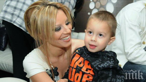 Емилия е била бременна 8 пъти!