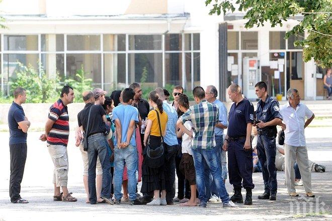 Заловиха 44 бежанци, заселили се в необитаема сграда
