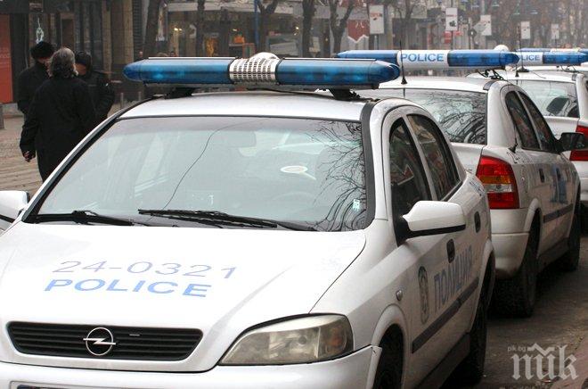 Полиция и ЧЕЗ нахлуха в домовете на хората в Петрич