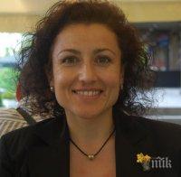 Министър Десислава Танева открива изложба с ръкоделия на ученици