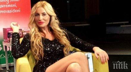 красива фолкпевица загина мистериозен начин намериха мъртва голф видео