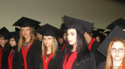 всеки десети учи чужбина