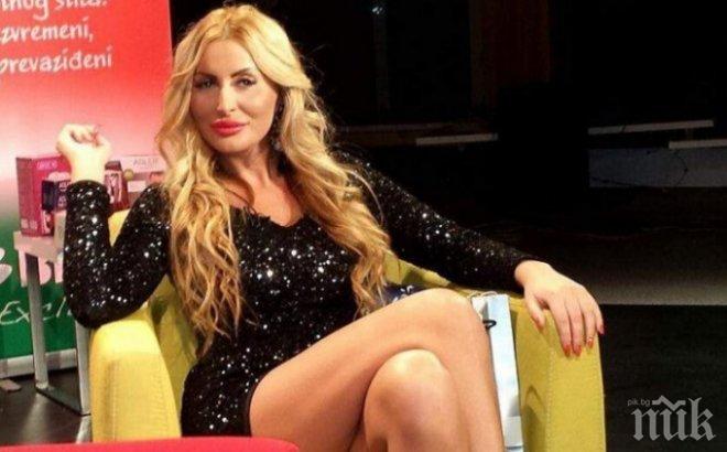 Красива фолкпевица загина по мистериозен начин, намериха я мъртва в Голф (видео)