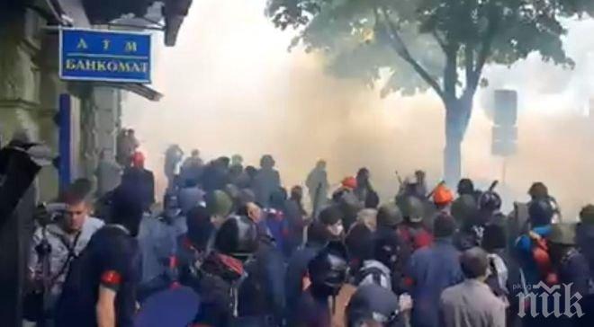 Сблъсъци между демонстранти и полиция в Барселона и Мадрид