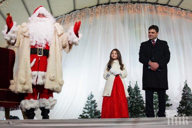 Крисия и вокалният й педагог бяха наградени от Община Шумен