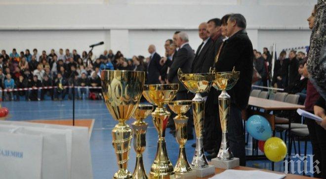 НСА „Васил Левски“ награди най-успешните си спортисти за 2014 г.