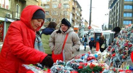 черни гирлянди възмутиха перничани
