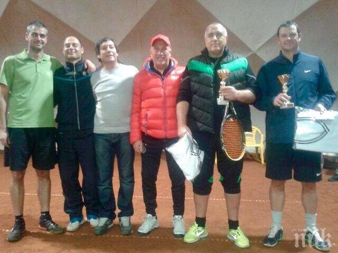 Бойко спечели коледен турнир по тенис на двойки, Данчето Христова го поздрави (снимки)