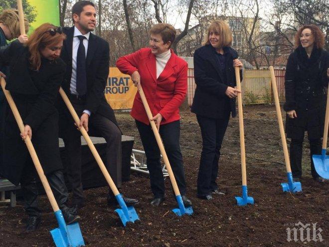 САМО В ПИК! Какво прави еврокомисарката Кристалина на фирмено събитие на фирма Градус? Колко струва да си поръчаш еврокомисар? 