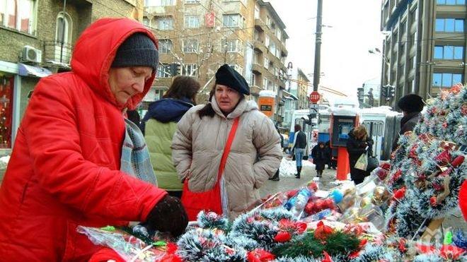 Черни гирлянди възмутиха перничани