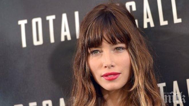 Бременната Джесика Бийл иска развод от Джъстин Тимбърлейк?