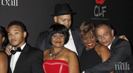 риана черви срам бал заради баща