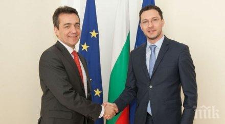 външният министър митов срещна френския посланик дьо кабан