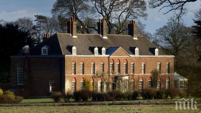 Призрак плаши малкия принц Джордж