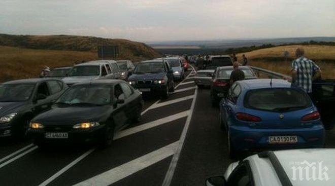 Спират ТИР-овете от магистралите във вторник, за да се облекчи трафикът преди празниците