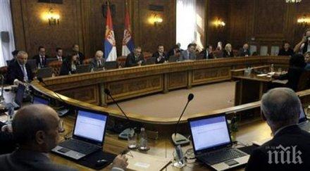 реформа сръбското правителство съкрати 000 чиновници следващите три години