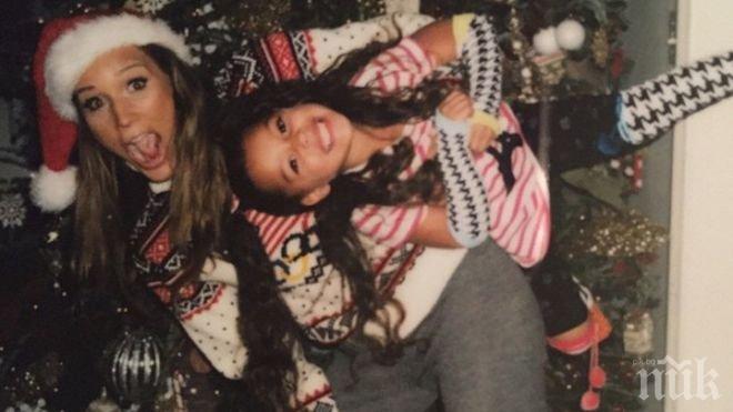 Весела Коледа с атрактивната Лоло Джоунс (снимка)

