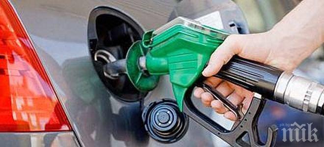 Два резервоара за петрол са се запалили в либийското пристанище Ес Сидр