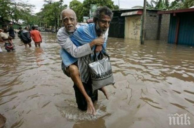Бедствие! 650 000 в Шри Ланка са евакуирани след шест дни непрестанен дъжд