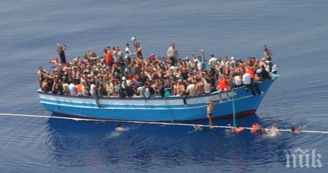 Над хиляда нелегални имигранти са били спасени от ВМС на Италия в Средиземно море