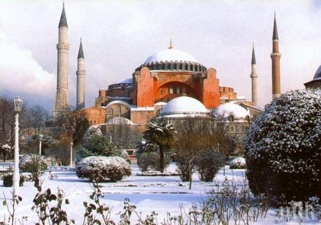 Над 100 села в Източна Турция бедстват заради обилни снеговалежи