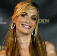 Актрисата Моли Симс се изморява от Коледа
