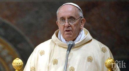 папата помоли пътниците малайзийския самолет италианския ферибот