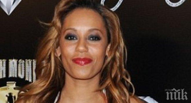 Мел Би плаче за Еди Мърфи