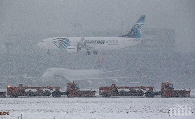 Снегът не смути летище София, няма закъснели полети