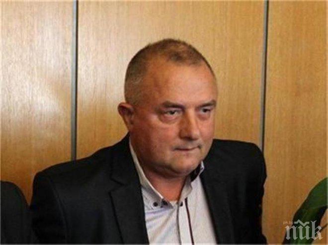 Извънредно! Сменят шефа на Агенцията за бежанците