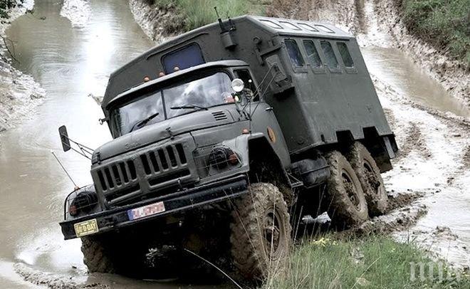 Плъзнаха три версии за трагедията със зила, който погреба шофьора-полицай Асен Асенов