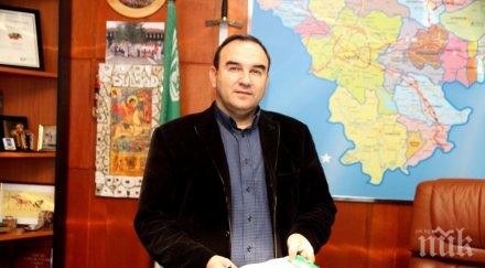 връщат работа отстранения кмет своге