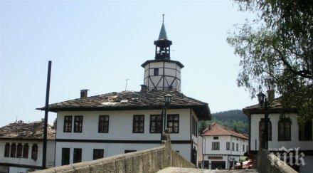 етърът приема посетители безплатно