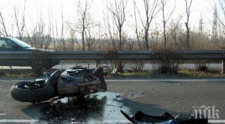 моторист без книжка бере душа удар стълб