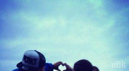 влюбен уши кристо пусна 320 балона небето приятелката снимки