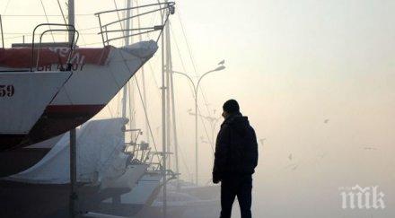 варненското пристанище отворено натоварени кораби