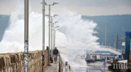 внимание задават ураганни ветрове варна