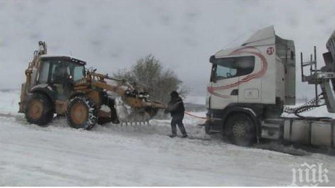 АПИ спира движението на камиони над 12 тона