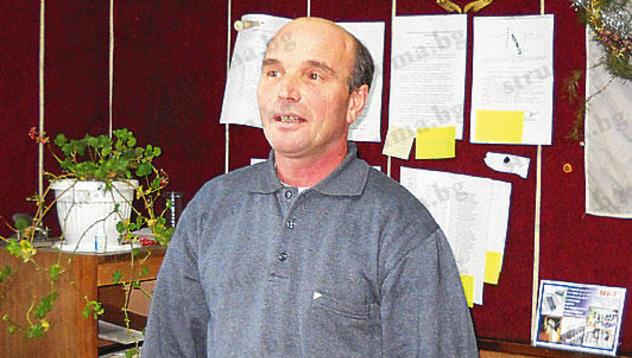 Скандал навръх Нова година! Петричко село в адска разпра с кмета - искат да го колят!