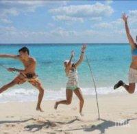 Уникално! Българско семейство живее на лодка в Карибско море