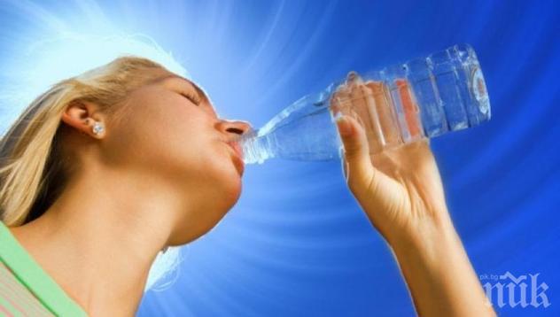 За пример! Жена изглежда с 10 години по-млада - пие по три литра вода на ден