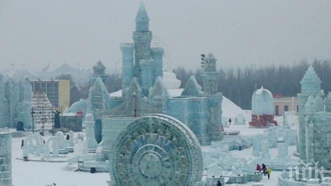Направиха квартал от ледени сгради и скулптури в Китай (снимка+видео)
