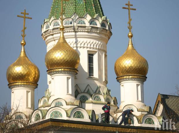 Отслужват панихида в криптата на архиепископ Серафим в Руската черква