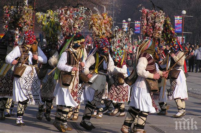 Над 1 000 кукери утре ще дефилират в Благоевград