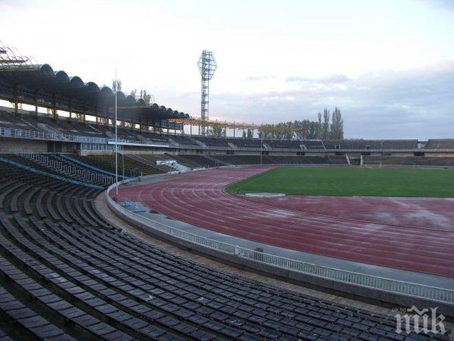 Кметът на Пловдив няма информация за стадион Пловдив

