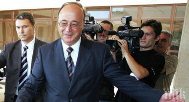 Сертов не е напуснал страната заради семейна драма! 